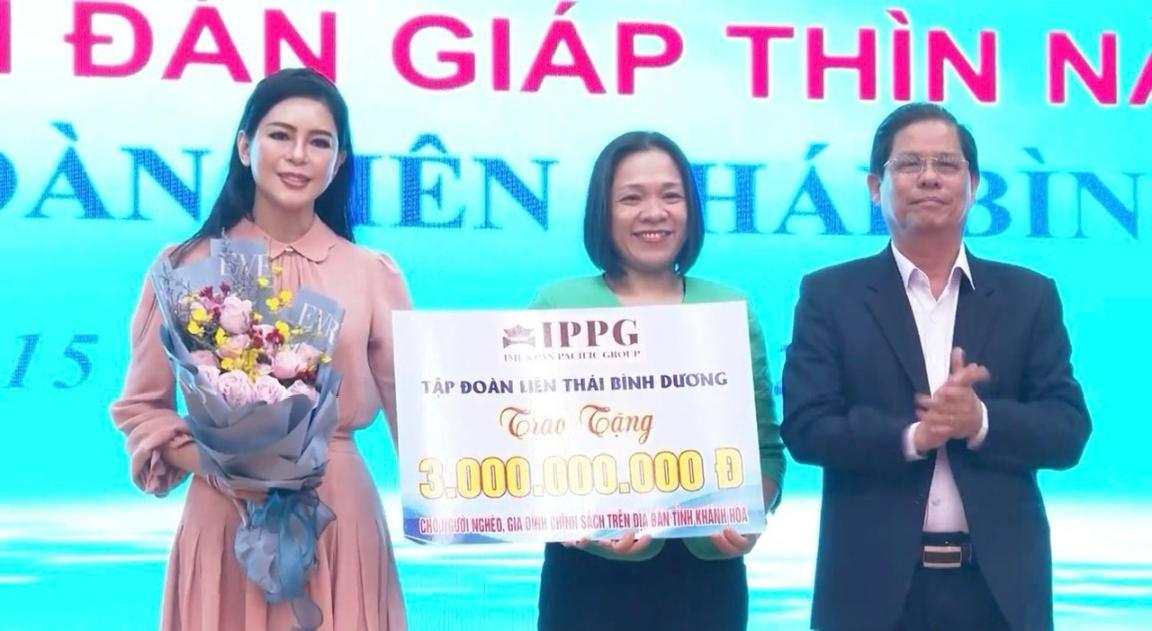 Dai Dien Tinh Khanh Hoa Nhan Bang Tai Tro Tu Doanh Nhan Thuy Tien 1