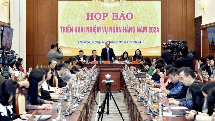 Hop Bao Ngan Hang 11095301