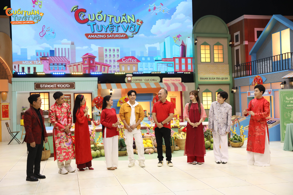 Dan Nghe Si Xung Xinh Ao Vay Ruc Ro Don Tet
