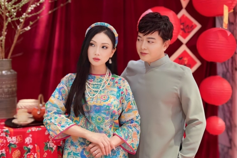 Ca Si Ty Phu Ha Phuong Du Xuan Dau Nam Cung Nguoi Tinh San Khau 719 1