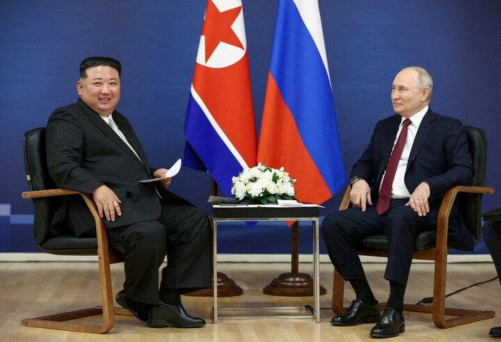 Tong Thong Putin Tang Xe Hoi Cho Nha Lanh Dao Kim Jong Un 1