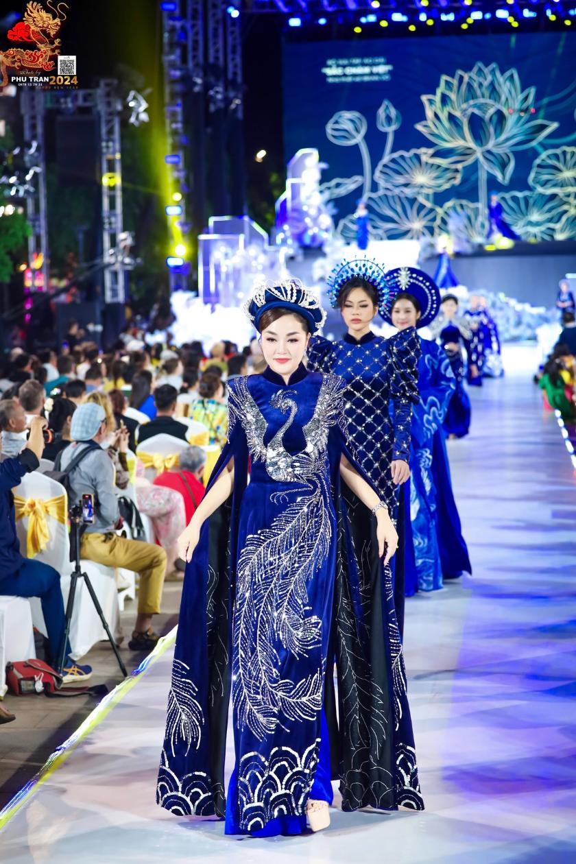 IMG 2438 Hoa hậu Hoàng Thanh Nga rạng rỡ trình diễn tại Lễ Hội Áo Dài 2024