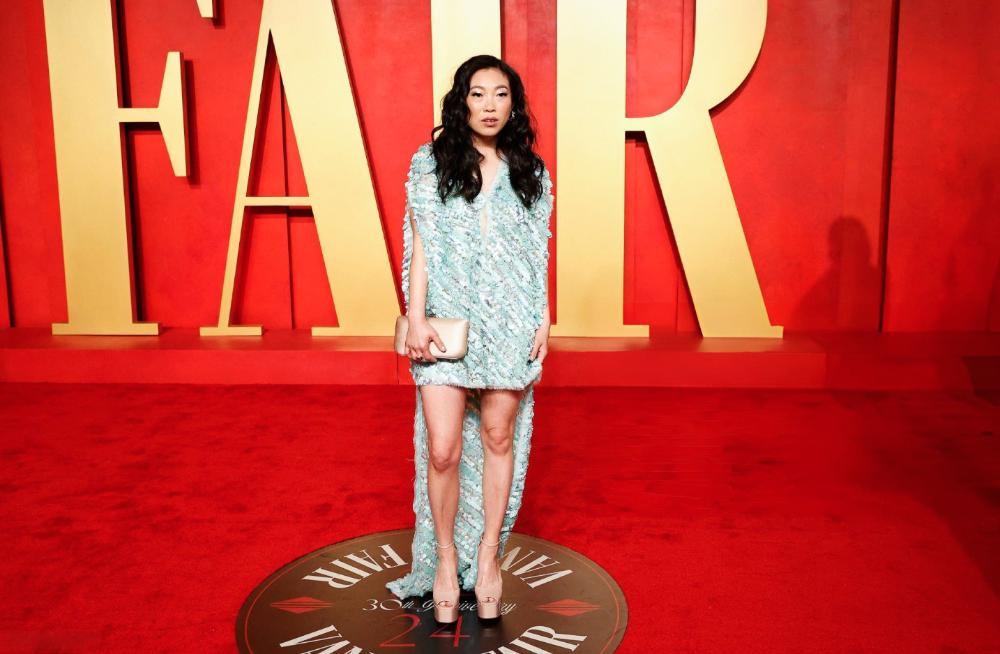 Ngoi Sao Hollywood Goc A Awkwafina Khien Dan Tinh Ban Tan Khi Chon Dam Cong Tri Du Tiec Oscar 9