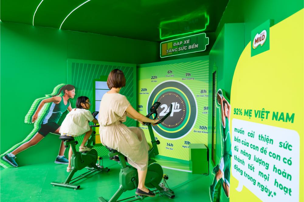 11. Mẹ Và Bé Chọn Tăng Sức Bền Với Bộ Môn đạp Xe Tại Khu Vực Tập Luyện Thể Thao