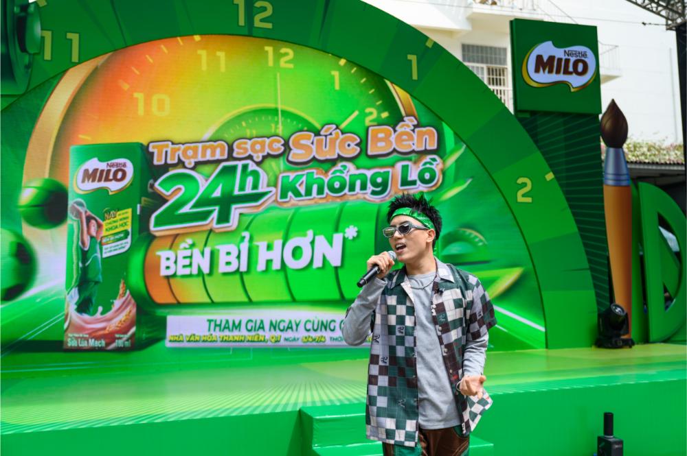 5.2 Sự Kiện Thêm Sôi động Với Phần Trình Diễn Và Giao Lưu Của Ca Sĩ Anh Tú