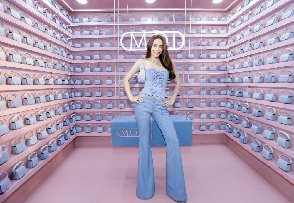 Ca si Ho Ngoc Ha tai su kien M.O.I Hồ Ngọc Hà ra mắt dòng son cho phụ nữ thế hệ mới với chất liệu jeans