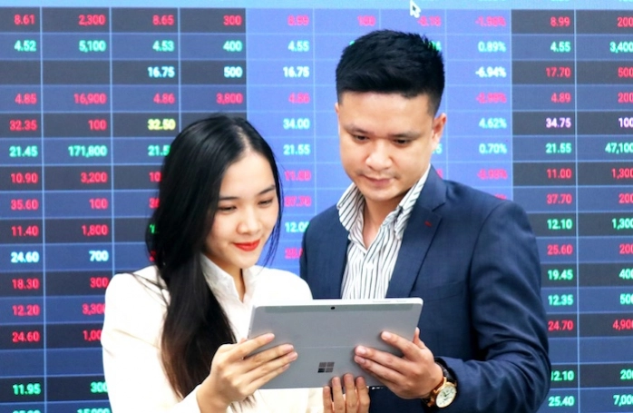 Chung Khoan Sap Nang Hang Doanh Ngh Dong Loat Len Ke Hoach Niem Yet Chuyen San 1