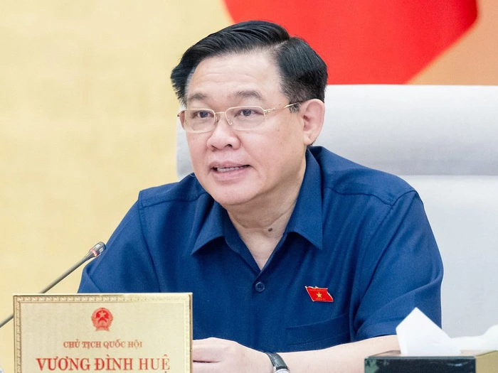 Vuong Dinh Hue1 1713347824590943995326 34 0 819 1500 Crop 17133527677001687674453 1