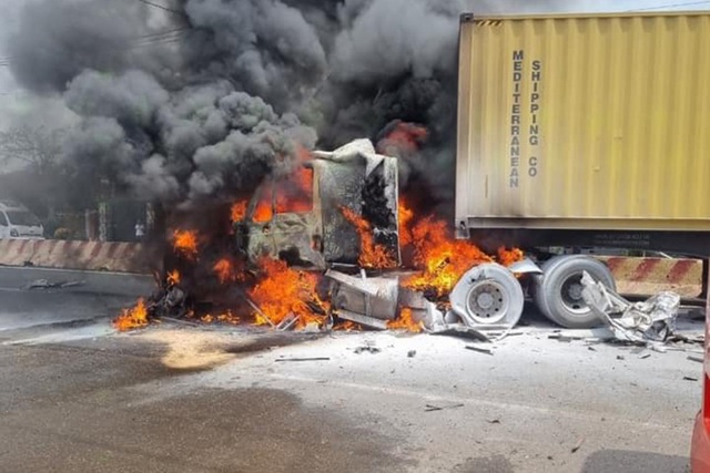 Oto Khach Va Xe Container Tong Lien Hoan 1 Nguoi Chet Nhieu Nguoi Bi Thuong 1