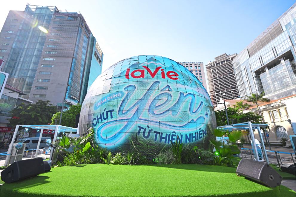 La Vie Mang Den Tram Dung Chut Yen Tu Thien Nhien Ket Hop Cung 5 Giac Quan Co Quy Mo Lon Tai Pho Di Bo Nguyen Hue 2