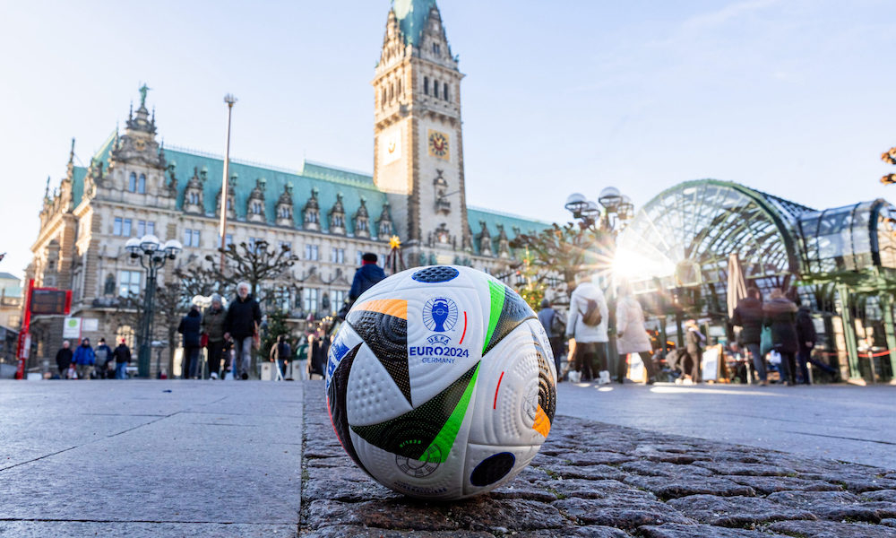 Nghich Ly Euro 2024 Nguoi Duc Tho O Dan Singapore Khong Can Ngu 2