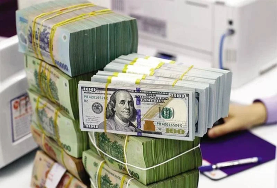 Suc Ep Ty Gia Con Lon Den Luc Nang Lai Suat Vnd De Ha Nhiet Usd 2