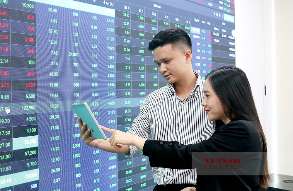 Vn Index Tai Can Bang Sau Quang Sut Bat Ngo 1