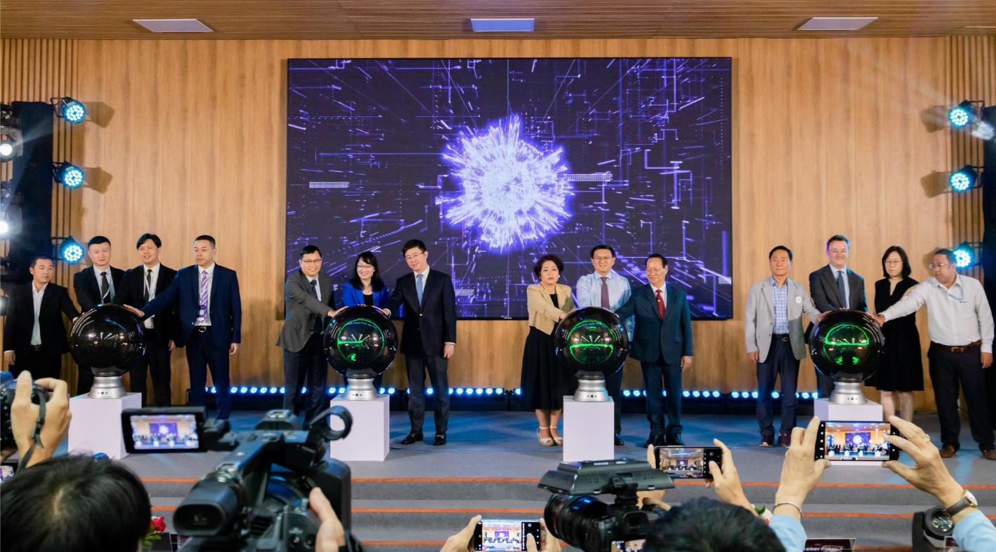 450370396 122128579190282724 5476639409683820562 N 2 2 1