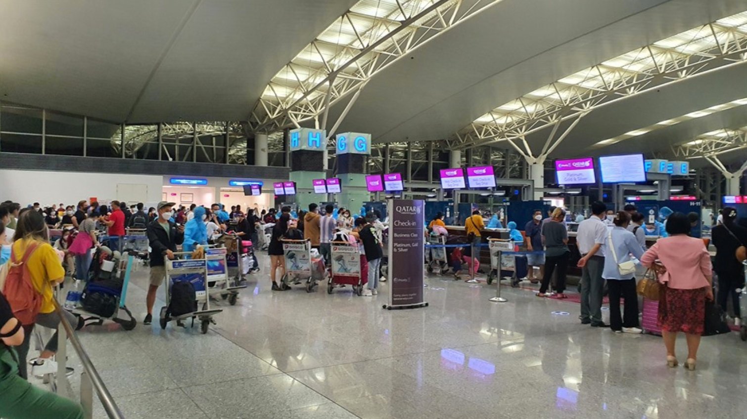 Gan 5 000 Lanh Dao Doanh Nghiep No Thue Tai Ha Noi Bi Tam Hoan Xuat Canh 2