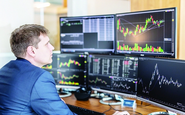 Khoi Ngoai Tiep Da Ban Rong Trong Phien Cuoi Tuan Nguoc Chieu Gom Mot Co Phieu Bat Dong San 1