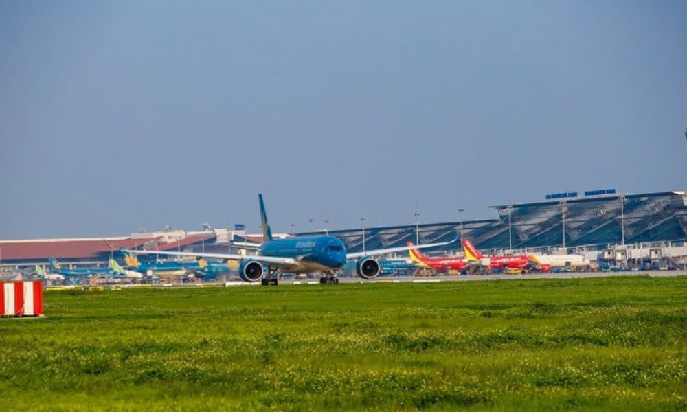 Dong Cua 4 San Bay Huy Hang Chuc Chuyen Bay Vi Sieu Bao Yagi 1