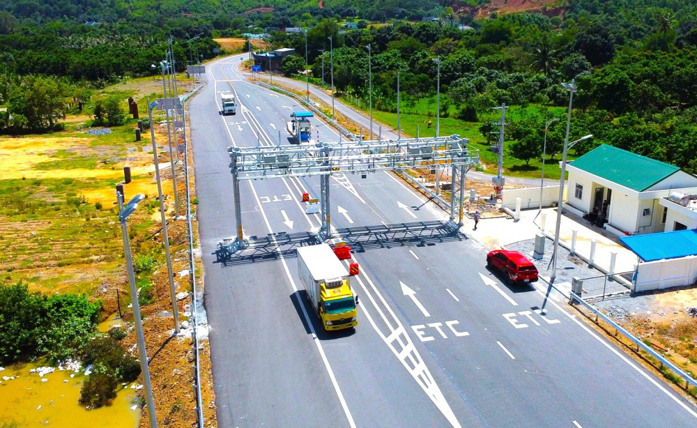 5 Nhom Doi Tuong Chiu Phi Su Dung Duong Bo Cao Toc 1