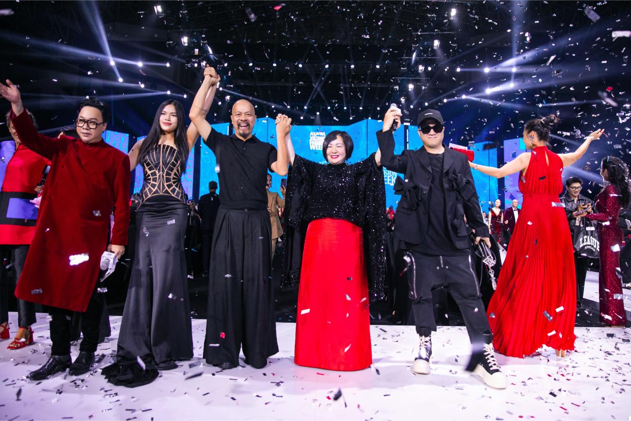 1. Madame Trang Le Cung Ntk Duc Hung Va Ntk Do Manh Cuong An Mung Dem Be Mac Thanh Cong Ruc Ro 1 1