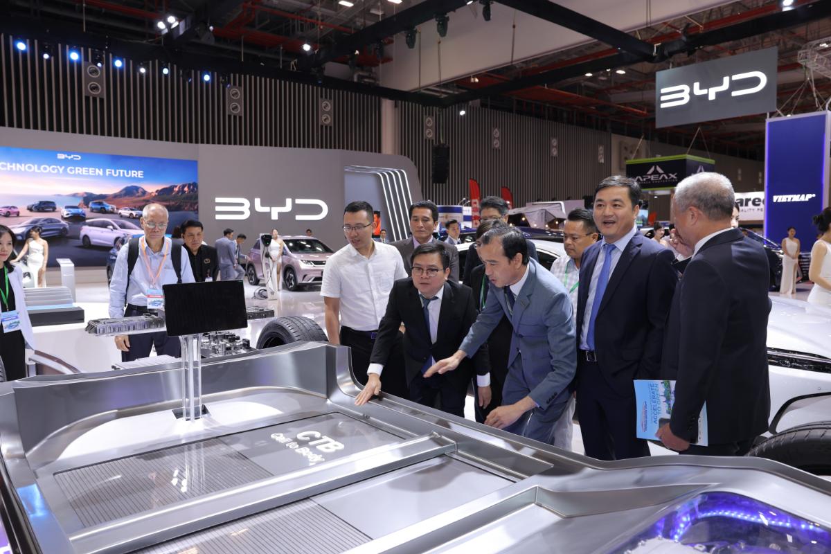 Dai Dien Chinh Phu Tham Du 3 1