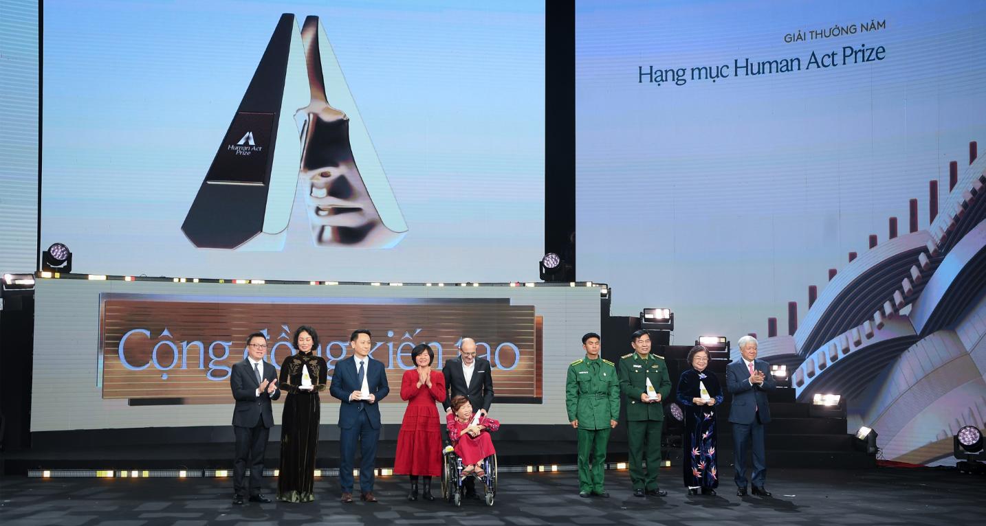 Chuong Trinh Nescafe Plan Duoc Vinh Danh O Hang Muc Cao Nhat Tai Le Trao Giai Human Act Prize 2024 2 1