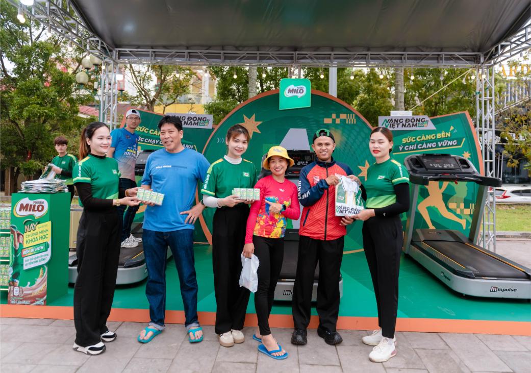 Khu Vuc Trai Nghiem The Luc Nang Dong Viet Nam Cua Nestle Milo Tai Giai Tien Phong Marathon 2025 Noi Nguoi Tham Du Co The Tham Gia Thu Thach Chay Bo Kiem 1 1