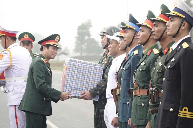Hang Nghin Chien Si Hop Luyen Dieu Binh Dieu Hanh Ky Niem 50 Nam Giai Phong Mien Nam 9