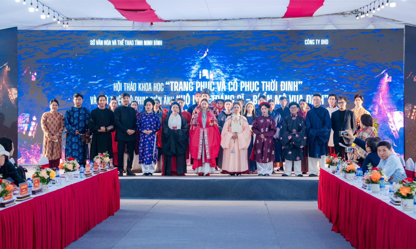 5 Nhom Tu Van Nghien Cuu Trang Phuc Va Co Phuc Thoi Dinh Cho Bo Phim Ho Linh Trang Si Bi An Mo Vua Dinh Chup Anh Cung Voi Nhom Bach Hoa Bo Hanh Sau Man Trin 1 1