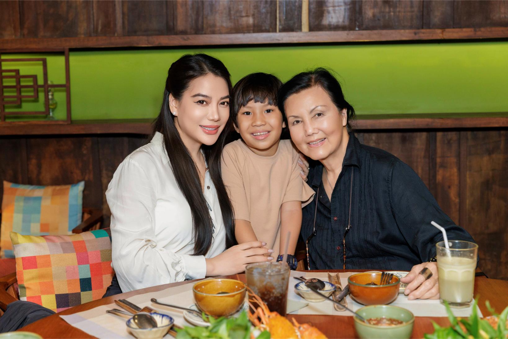 Truong Ngoc Anh Cung Dv Uy Nhan Va Dv Kieu Chinh An Toi Sau Ngay Dien Thu 8 1