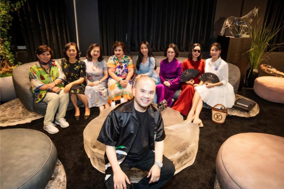 Doanh Nhan Duong Quoc Nam Ha Kieu Anh Va Nhung Nguoi Ban