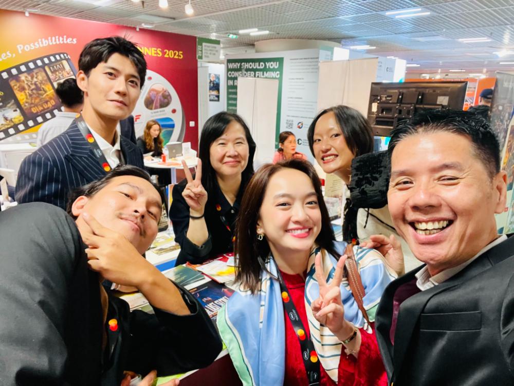 Kaity Ho Thu Anh Avin Lu. Cung Co Mat Tai Cannes 1