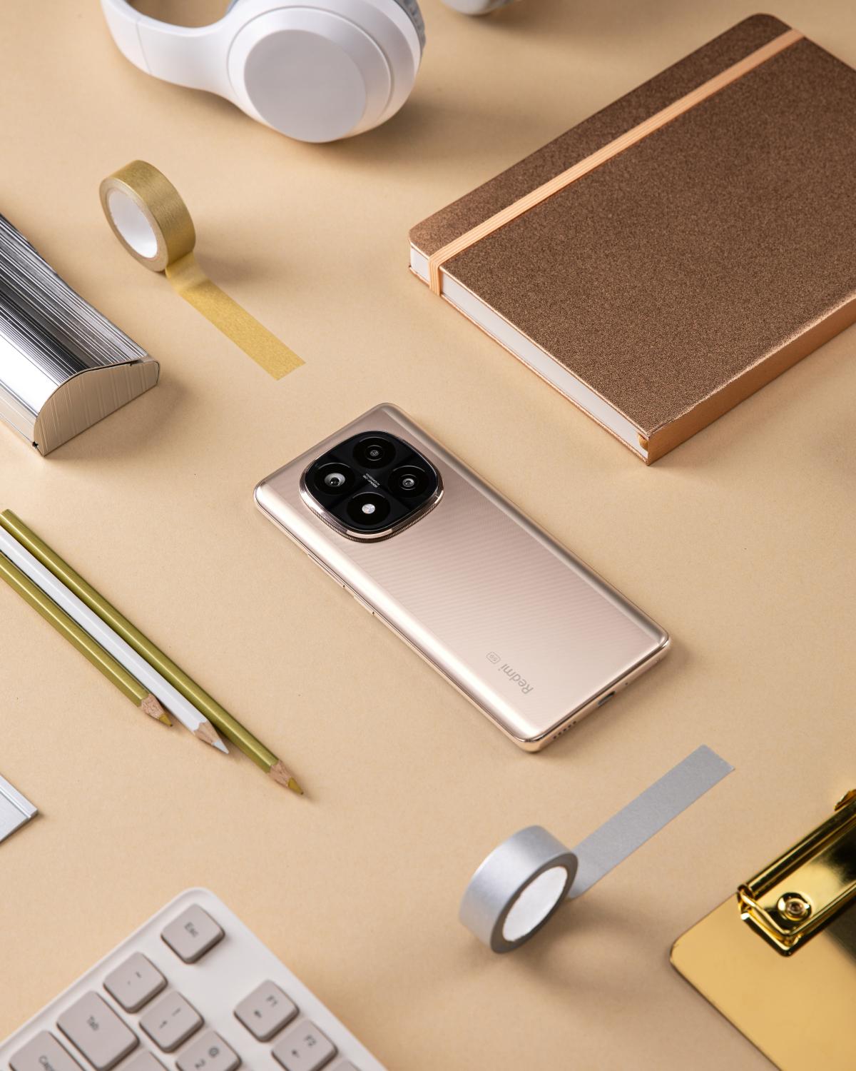 Redmi Note 14 Pro 5g Sand Gold Product Usage Photo 3 3