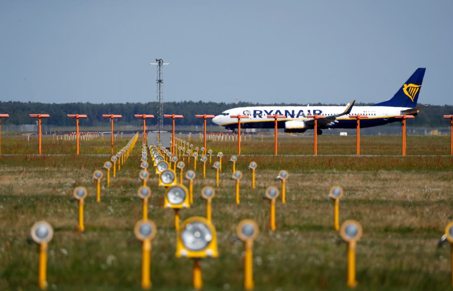 Khach Hang Lon Doa Bung Keo Hang Tram Chiec Boeing Neu Thue Quan Lam Tang Gia 1