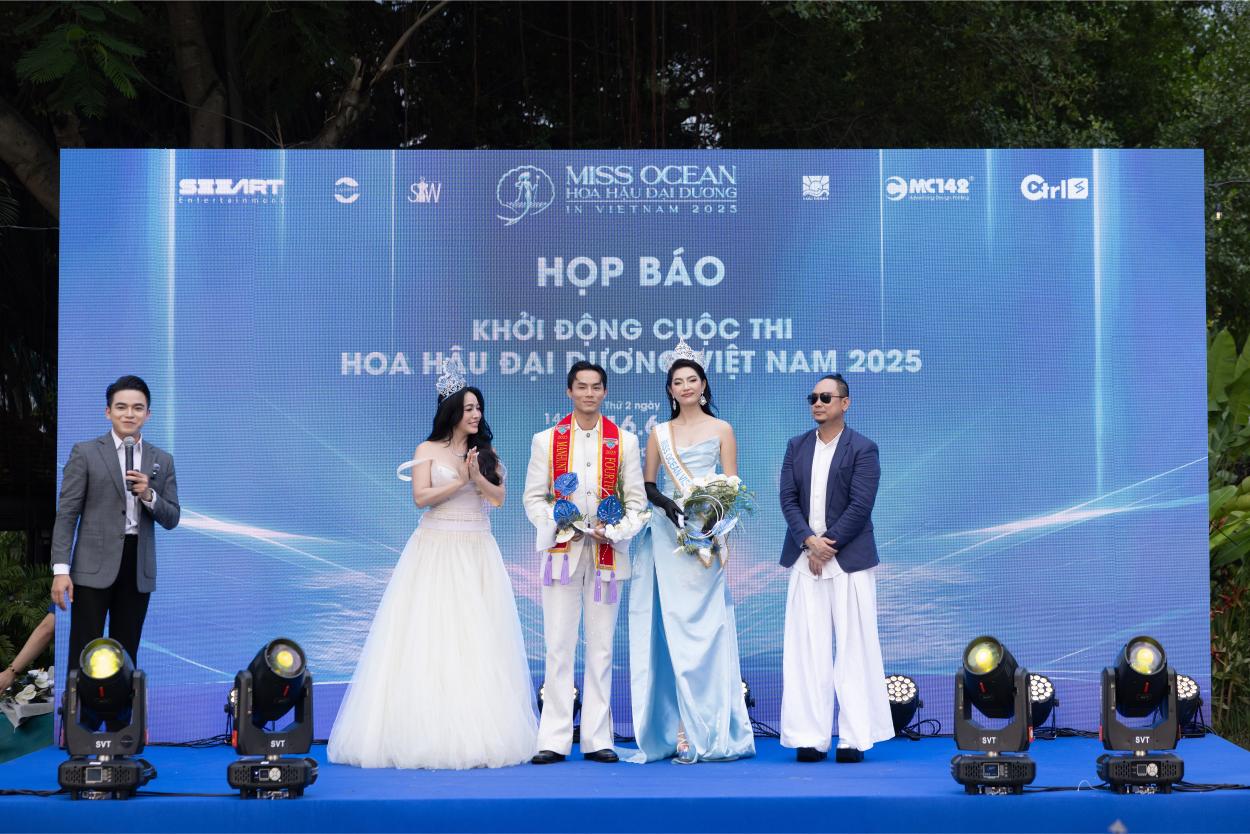 Họp Báo 10