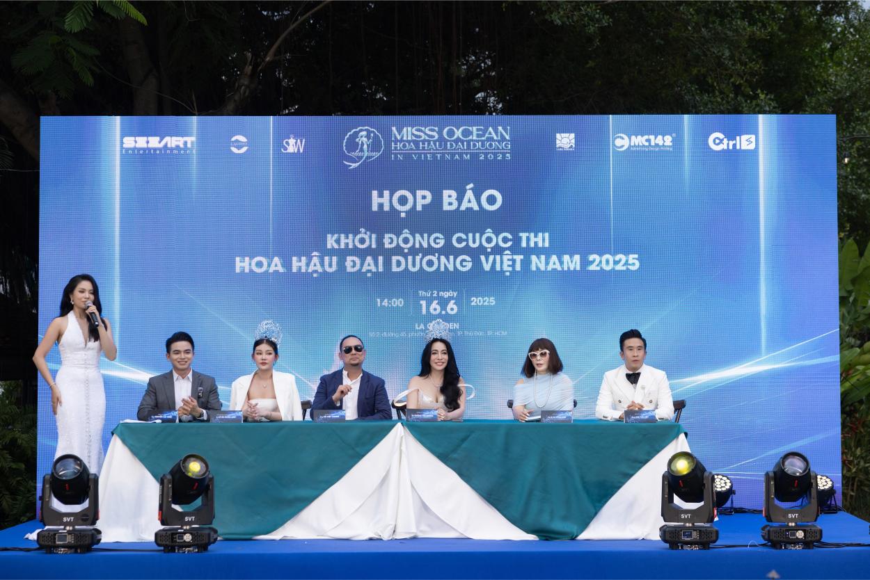 Họp Báo (3)