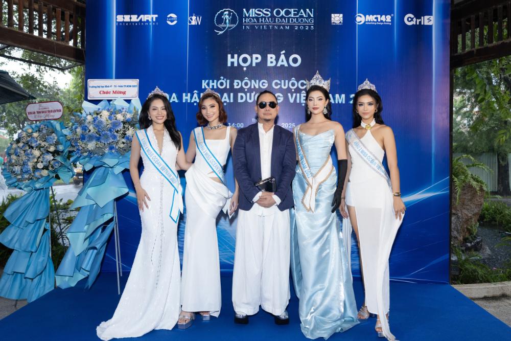 Họp Báo 9 (2)
