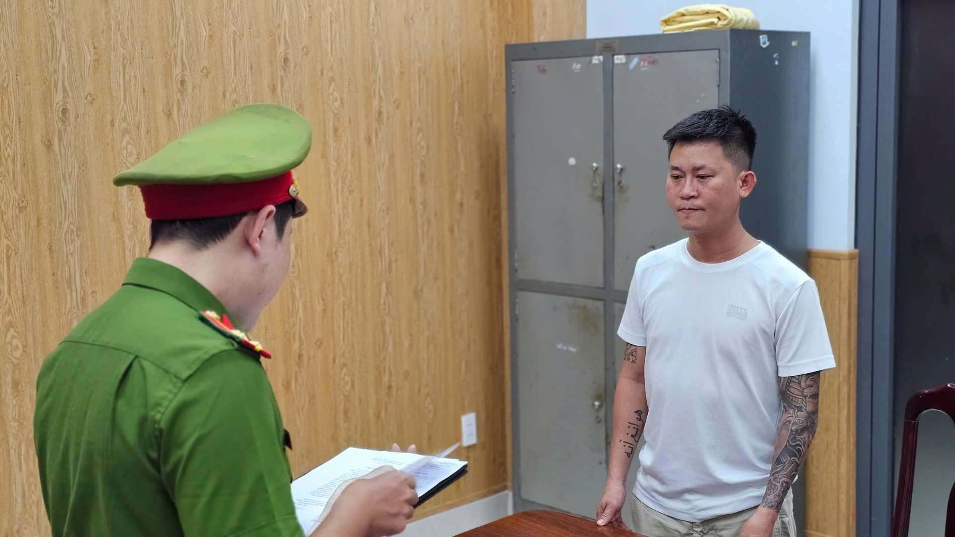 Bắt ‘ông trùm’ đường dây cá độ bóng đá 2.000 tỷ đồng Bắt ‘ông trùm’ đường dây cá độ bóng đá 2.000 tỷ đồng