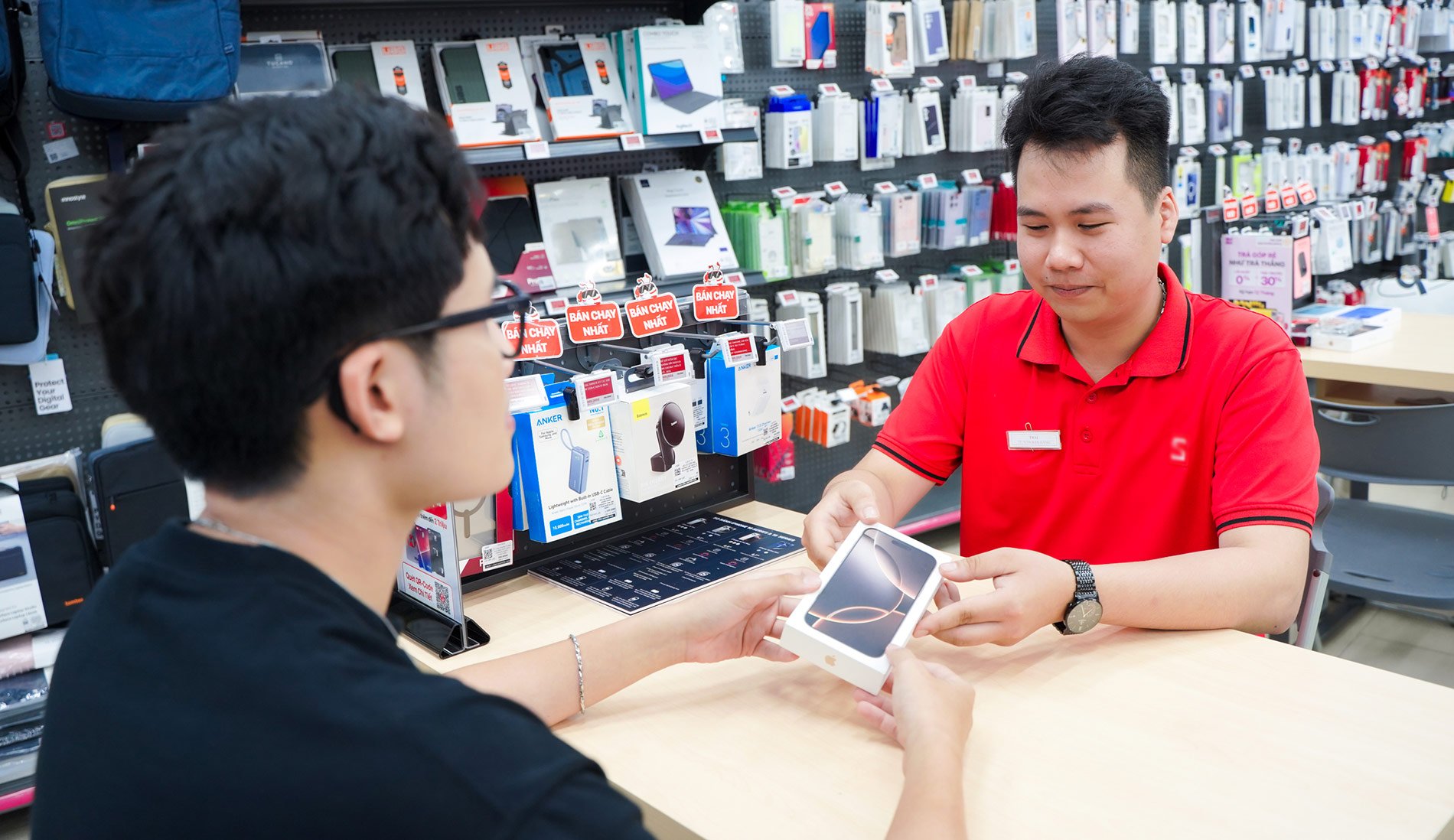 Giá iPhone 16 Pro Max giảm sốc, có nên mua ngay hay chờ iPhone 17? Giá iPhone 16 Pro Max giảm sốc, có nên mua ngay hay chờ iPhone 17?