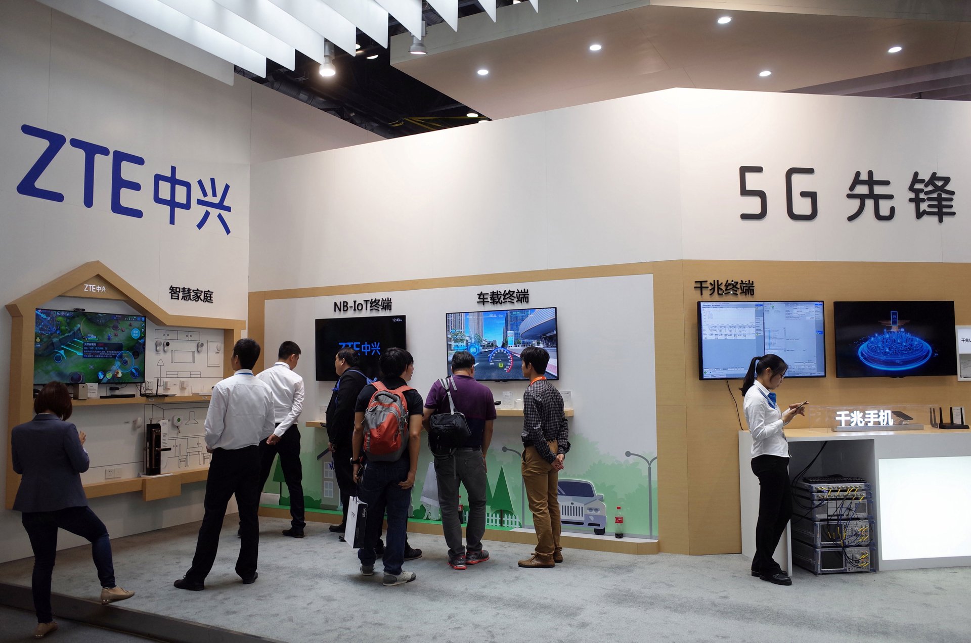 Huawei và ZTE đưa AI vào Vành đai và Con đường, bất chấp lệnh trừng phạt từ Mỹ Huawei và ZTE đưa AI vào Vành đai và Con đường, bất chấp lệnh trừng phạt từ Mỹ