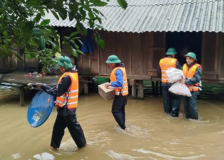 Quang Binh Mua Lon Gay Ngap So Tan Nhieu Ho Dan Den Noi An Toan 1