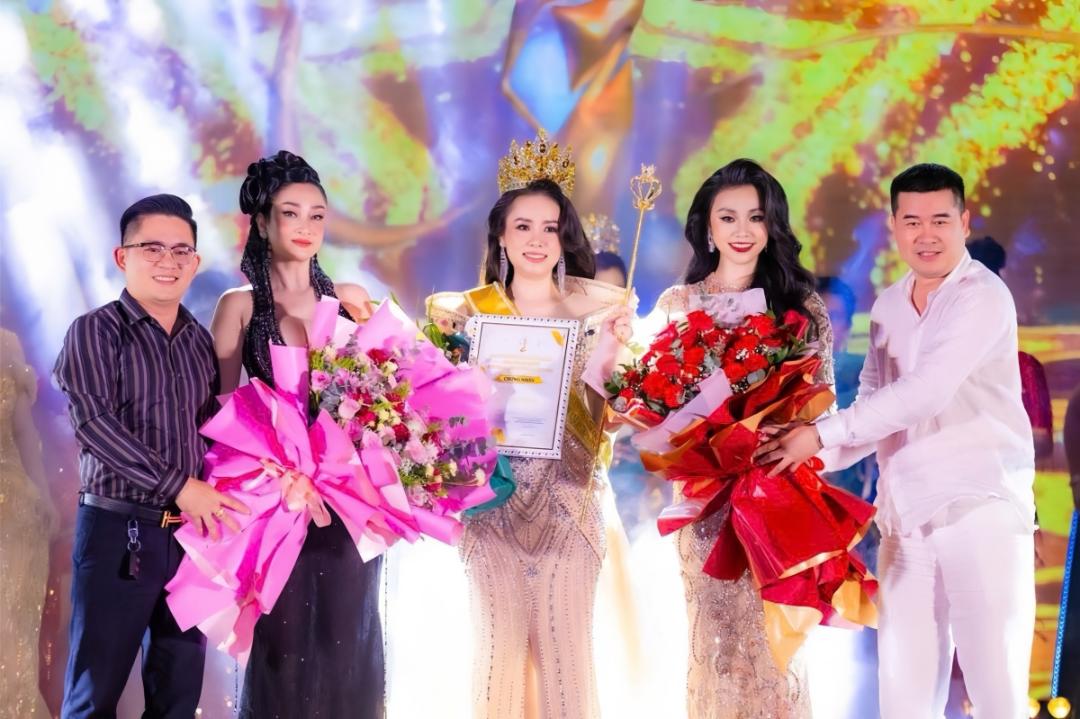 R Hoa Hau Dang Thi My9 1 3