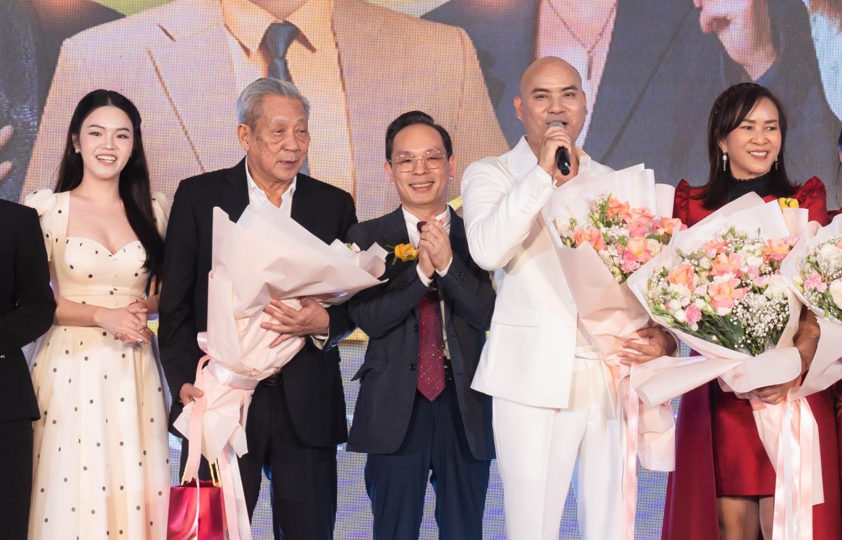 R Pho Thu Tuong Thai Lan Thu 2 Ben Trai Qua20250611114929