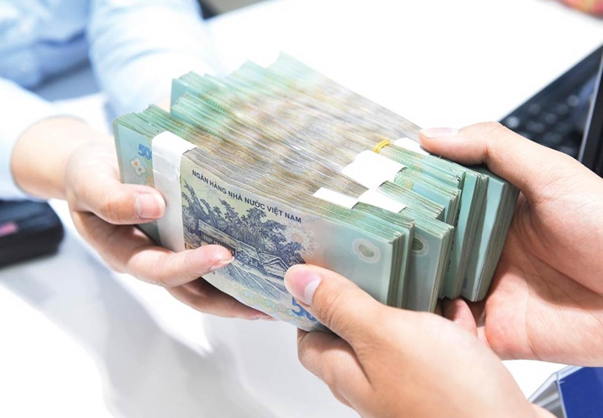 Tiền gửi vào ngân hàng tăng mạnh, lãi suất vào chu kỳ đi lên Tiền gửi vào ngân hàng tăng mạnh, lãi suất vào chu kỳ đi lên
