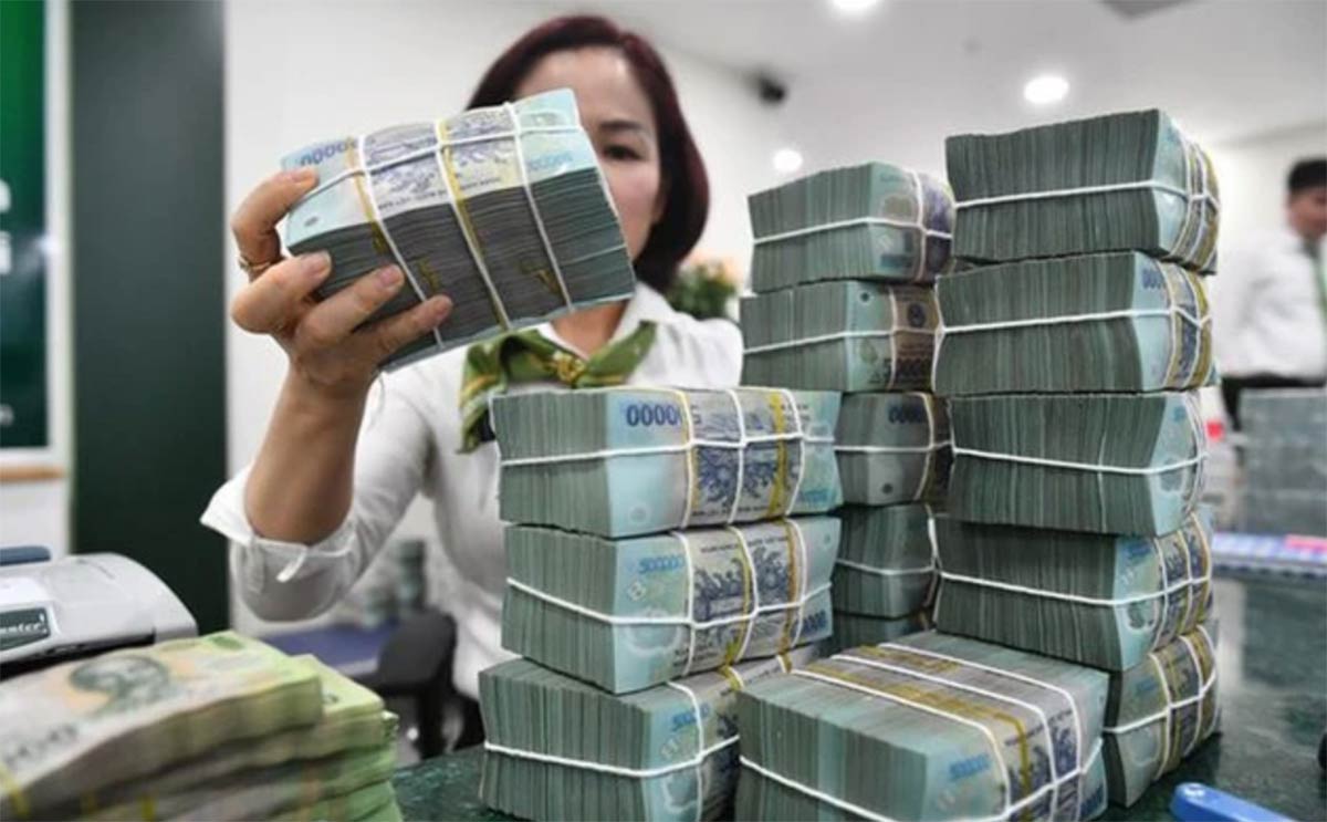 Tiền gửi vào ngân hàng tăng mạnh, lãi suất vào chu kỳ đi lên Tiền gửi vào ngân hàng tăng mạnh, lãi suất vào chu kỳ đi lên