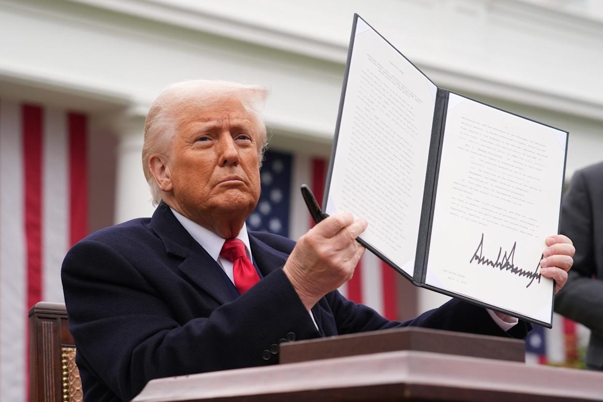 Tổng thống Trump cảnh báo: Phán quyết chống thuế quan có thể ‘huỷ hoại’ kinh tế Mỹ Tổng thống Trump cảnh báo: Phán quyết chống thuế quan có thể ‘huỷ hoại’ kinh tế Mỹ