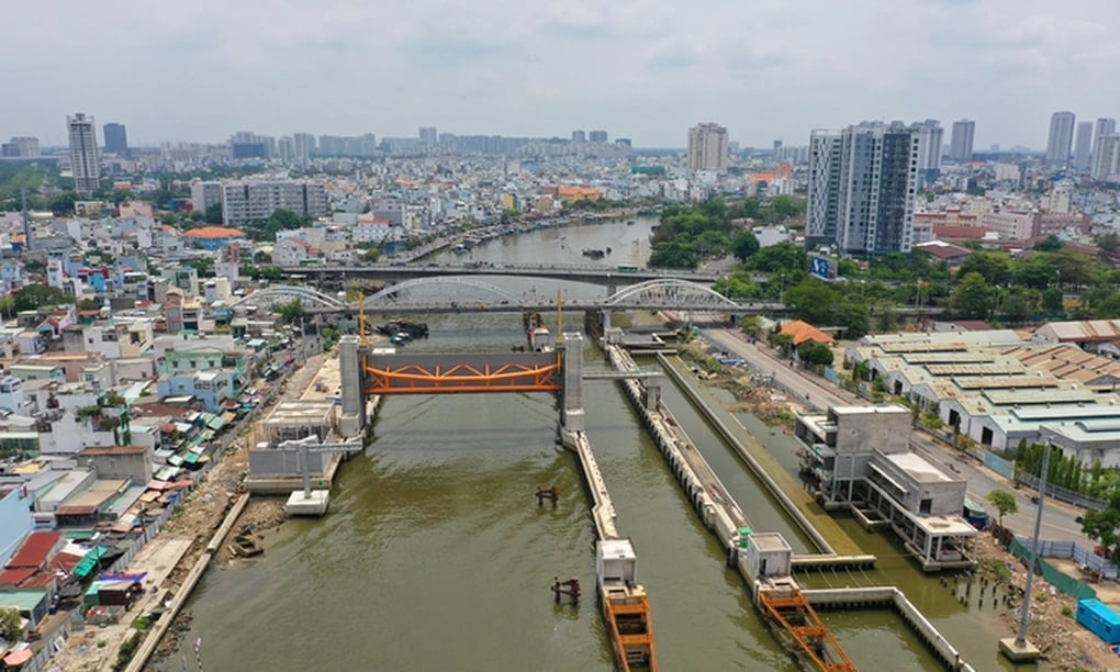 Chính phủ gỡ vướng cho 'siêu dự án' chống ngập 10.000 tỷ đồng ở TP. HCM Chính phủ gỡ vướng cho 'siêu dự án' chống ngập 10.000 tỷ đồng ở TP. HCM