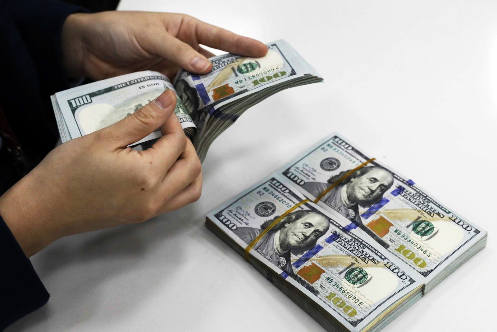 Ngân hàng Nhà nước lý giải nguyên nhân khiến VND rớt giá Ngân hàng Nhà nước lý giải nguyên nhân khiến VND rớt giá