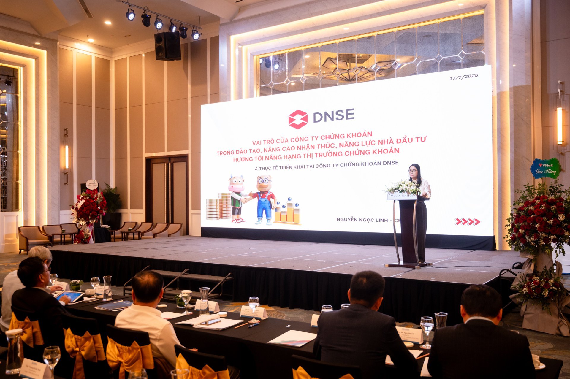 Thị trường chứng khoán Việt Nam: '95% nhà đầu tư cá nhân thua lỗ, bỏ chạy sau 2 năm' Thị trường chứng khoán Việt Nam: '95% nhà đầu tư cá nhân thua lỗ, bỏ chạy sau 2 năm'