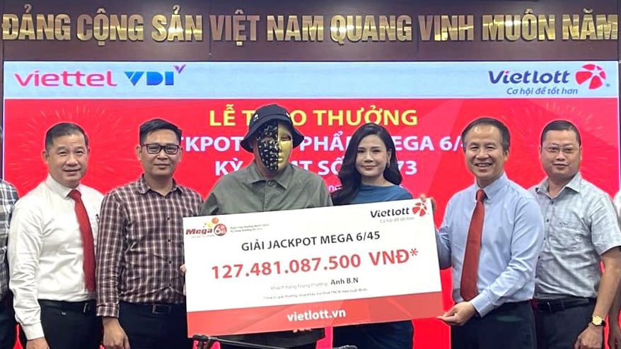Trúng giải Vietlott 127 tỷ đồng nhờ chọn theo dãy số voucher được tặng Trúng giải Vietlott 127 tỷ đồng nhờ chọn theo dãy số voucher được tặng