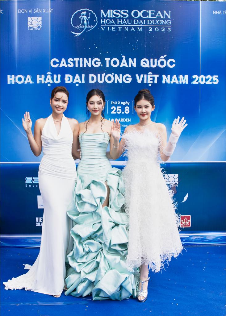 Ngọc Châu Thu Uyên Ngân Anh (2)